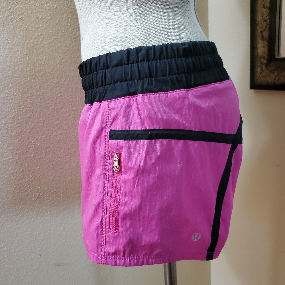 Lululemon Run Tracker Short Ii Size 4 - image 5